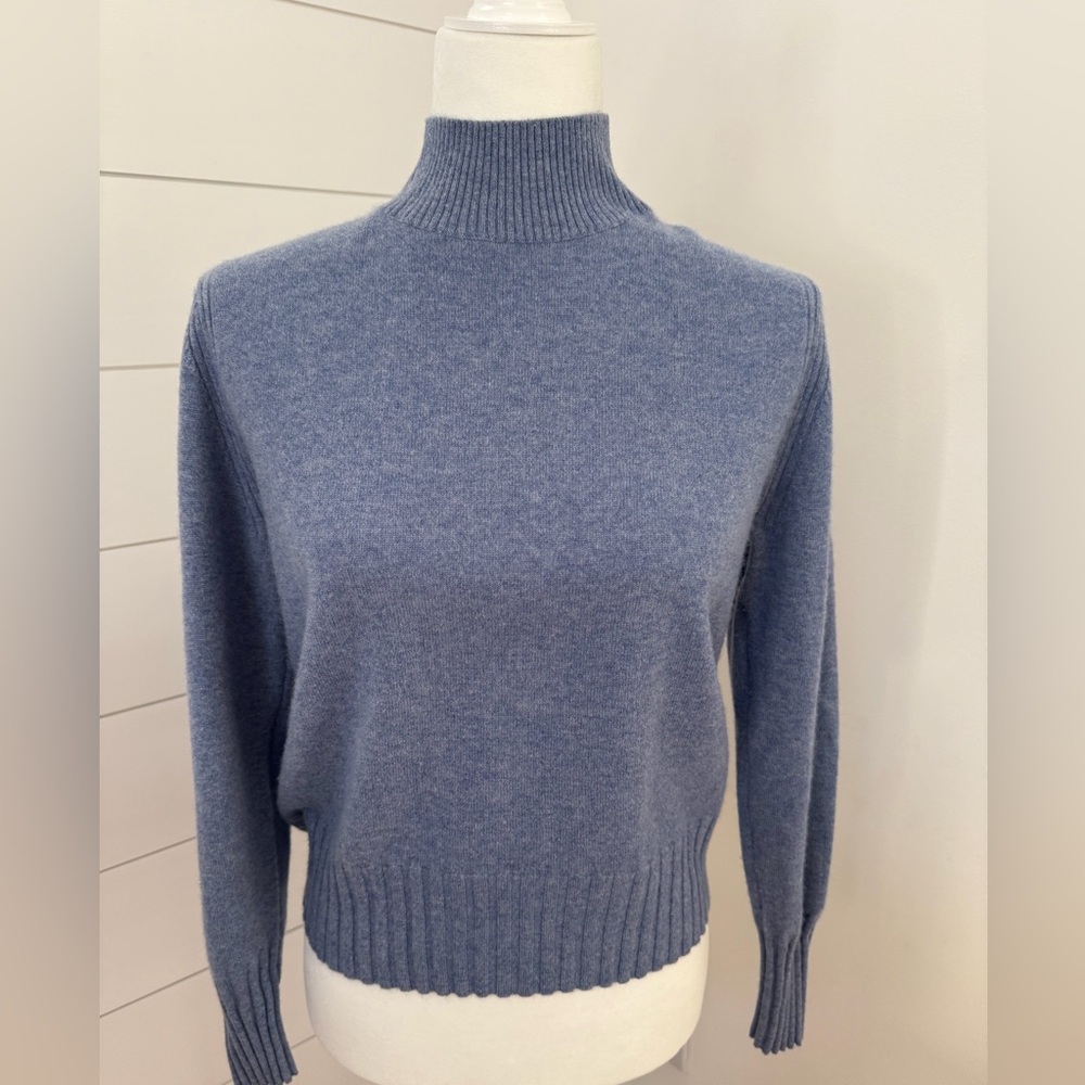 J. Crew Women’s Cashmere mock neck sweater. Size small. Excellent condition.